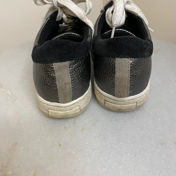 The Shoe Box Silver /Gray Metallic Star Sneakers (like Golden Goose) Sz 7 - Picture 5 of 9